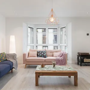 https://apartamento-mar-y-montaa-elegante-apt-p8-con-wifi-gratis.basquecountryhotels.org